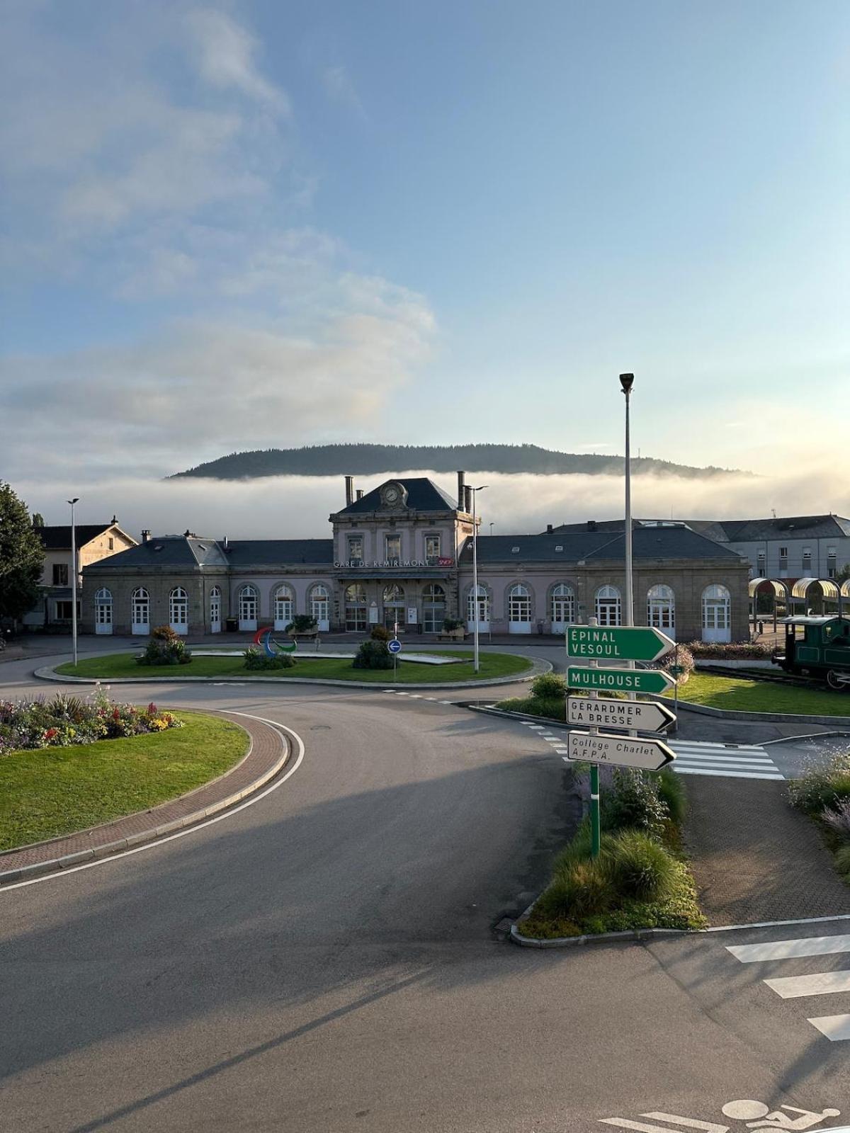 Appartement De La Gare رُمْيِريمو المظهر الخارجي الصورة